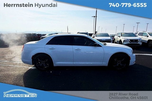 2021 Chrysler 300 Touring