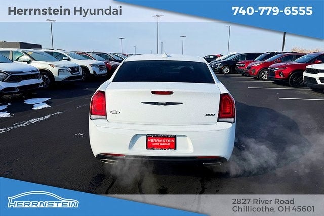 2021 Chrysler 300 Touring