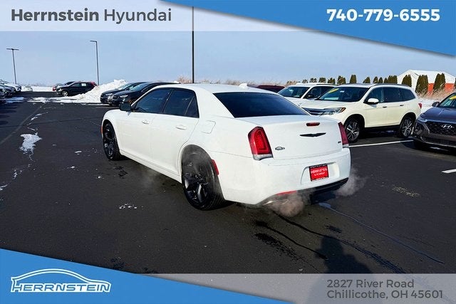 2021 Chrysler 300 Touring