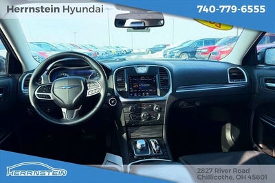 2021 Chrysler 300 Touring