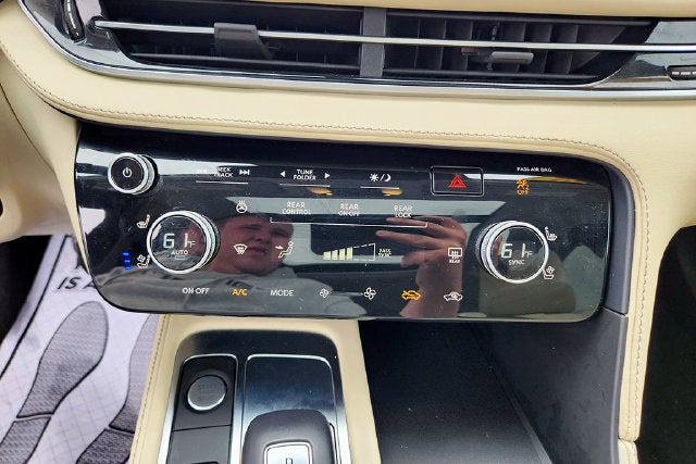 2022 INFINITI QX60 LUXE