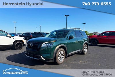 2024 Nissan Pathfinder SL