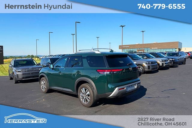 2024 Nissan Pathfinder SL