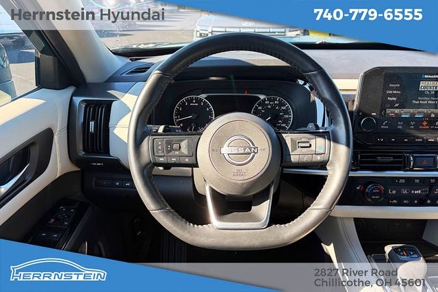 2024 Nissan Pathfinder SL