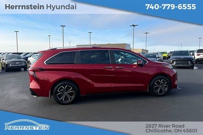 2025 Toyota Sienna Platinum 7 Passenger