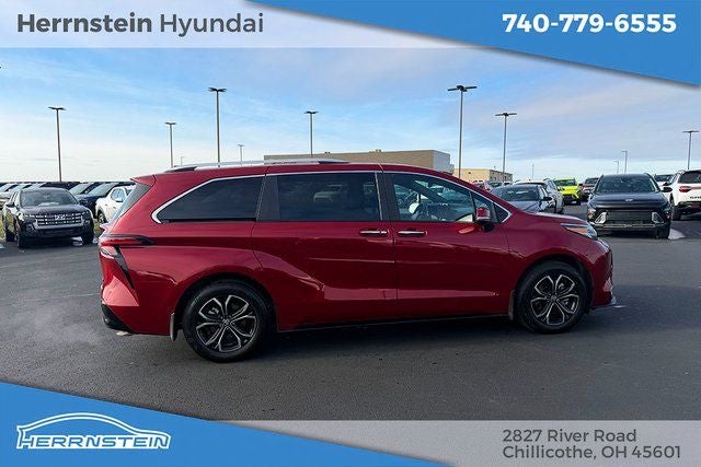 2025 Toyota Sienna Platinum 7 Passenger