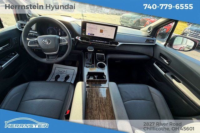 2025 Toyota Sienna Platinum 7 Passenger