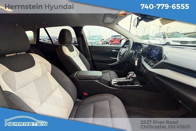 2025 Chevrolet Trax LS