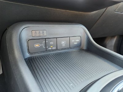 2027 Hyundai Kona SE FWD