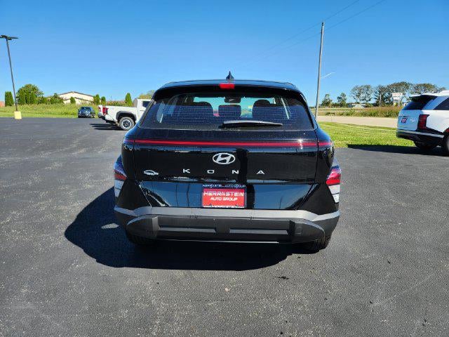 2027 Hyundai Kona SE FWD