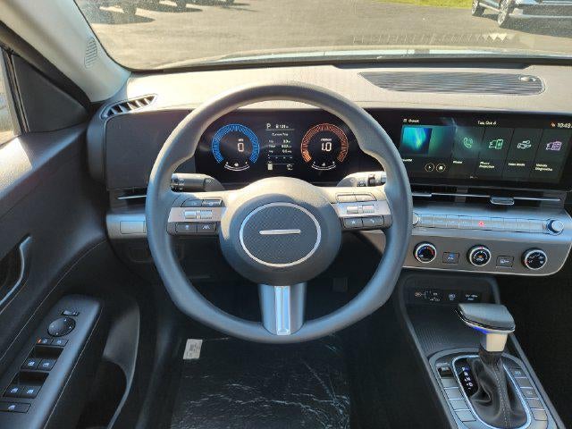 2027 Hyundai Kona SE FWD