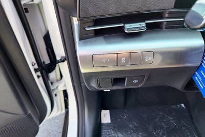 2027 Hyundai Kona SE FWD