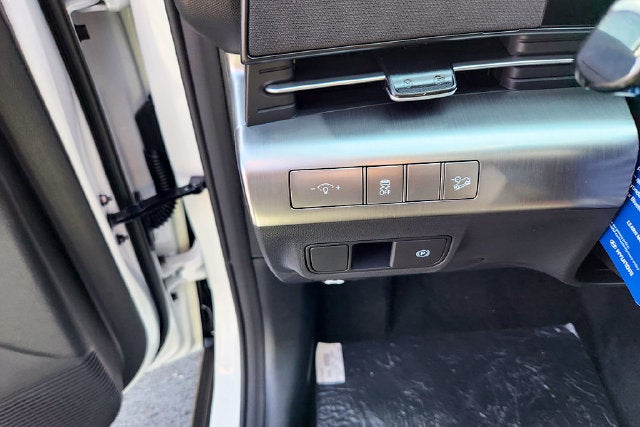 2027 Hyundai Kona SE FWD