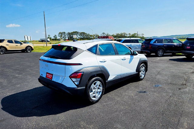 2027 Hyundai Kona SE FWD