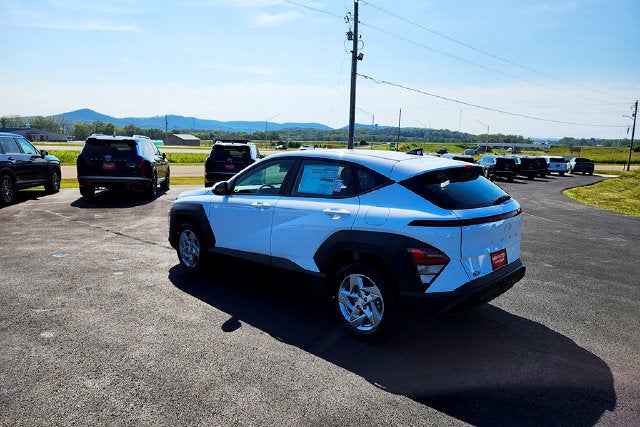 2027 Hyundai Kona SE FWD