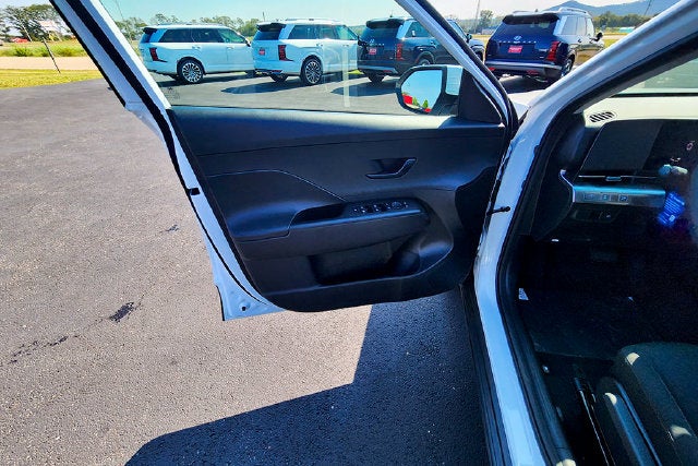 2027 Hyundai Kona SE FWD