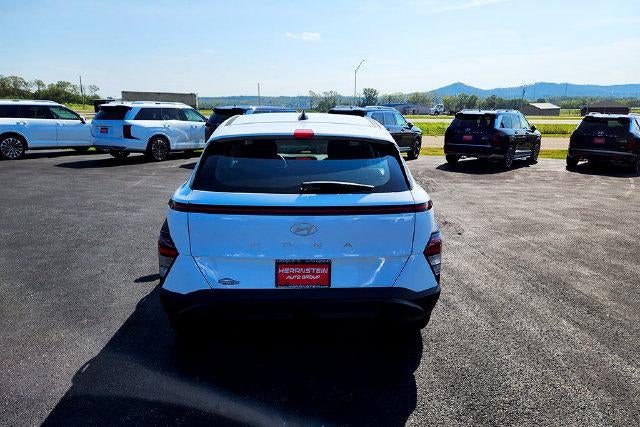 2027 Hyundai Kona SE FWD