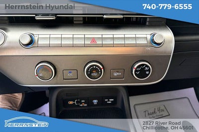 2025 Hyundai Kona SE