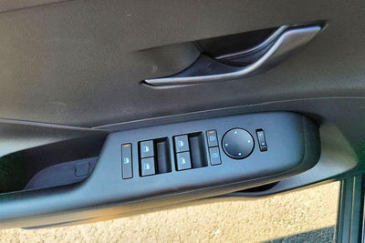 2027 Hyundai Kona SE AWD