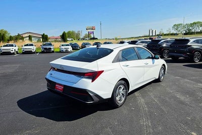 2026 Hyundai Elantra SE