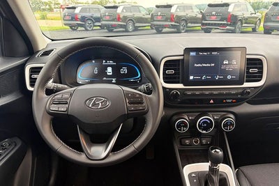 2026 Hyundai Venue SEL w/Two-Tone Roof