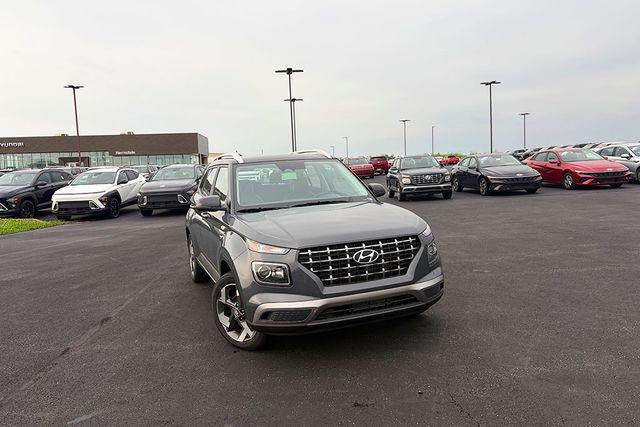 2026 Hyundai Venue SEL w/Two-Tone Roof