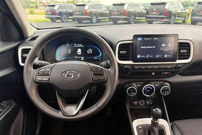 2026 Hyundai Venue SEL w/Two-Tone Roof