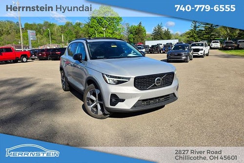 2024 Volvo XC40 B5 Plus Dark Theme