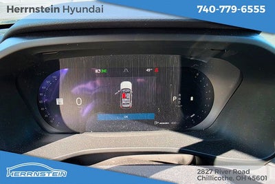 2024 Volvo XC40 B5 Plus Dark Theme