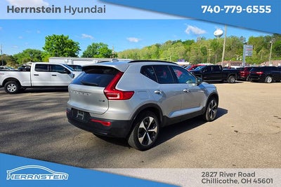 2024 Volvo XC40 B5 Plus Dark Theme