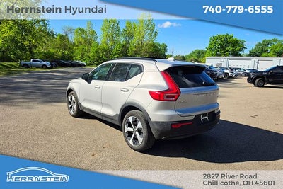 2024 Volvo XC40 B5 Plus Dark Theme