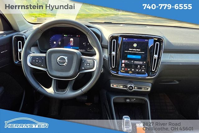 2024 Volvo XC40 B5 Plus Dark Theme