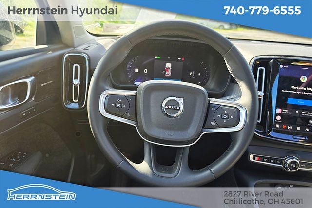 2024 Volvo XC40 B5 Plus Dark Theme