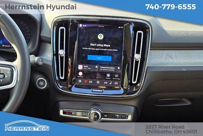 2024 Volvo XC40 B5 Plus Dark Theme