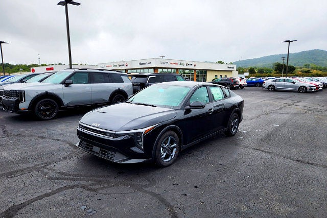 2026 Kia K4 LXS