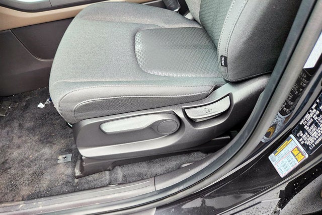 2027 Kia Carnival LX