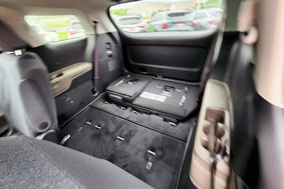 2027 Kia Carnival LX