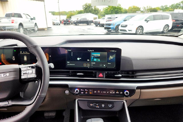 2027 Kia Carnival LX