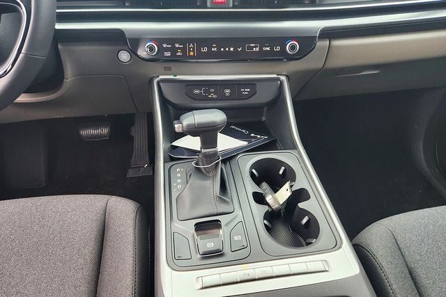 2027 Kia Carnival LX