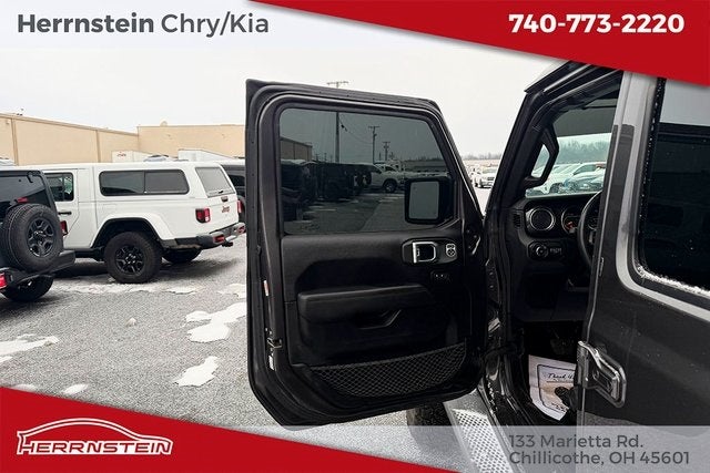 2019 Jeep Wrangler Unlimited Sahara Altitude 4x4