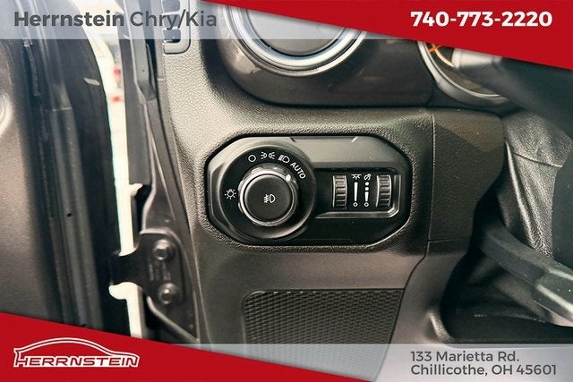 2019 Jeep Wrangler Unlimited Sahara Altitude 4x4