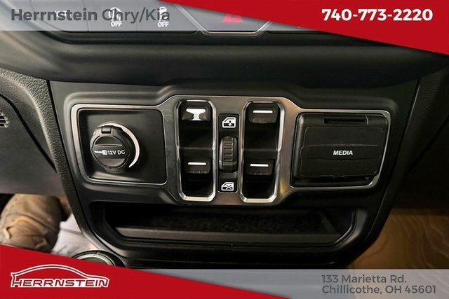 2019 Jeep Wrangler Unlimited Sahara Altitude 4x4