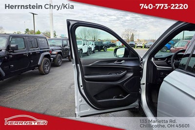 2026 Jeep Grand Cherokee GRAND CHEROKEE LAREDO X 4X4