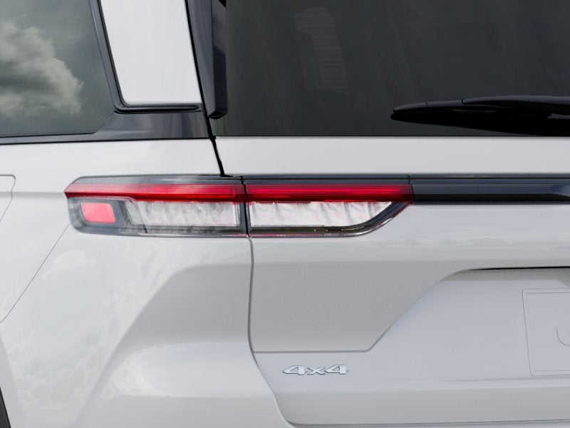 2027 Jeep Grand Cherokee Laredo