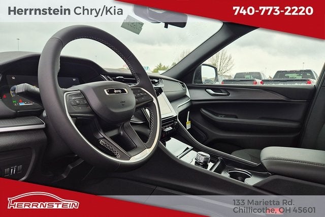 2025 Jeep Grand Cherokee GRAND CHEROKEE LAREDO X 4X4