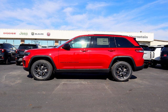 2027 Jeep Grand Cherokee Laredo