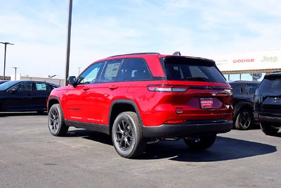 2027 Jeep Grand Cherokee Laredo