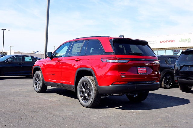 2027 Jeep Grand Cherokee Laredo