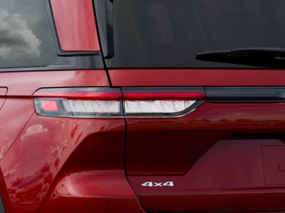 2027 Jeep Grand Cherokee Laredo