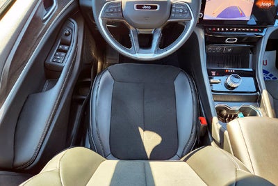 2026 Jeep Grand Cherokee Altitude